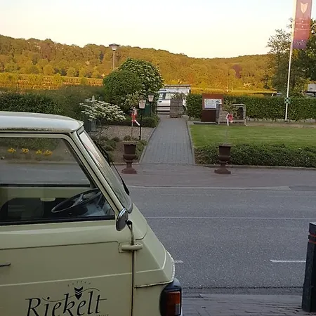 Frühstückspension B&B - Eetcafe - Riekelt 3*